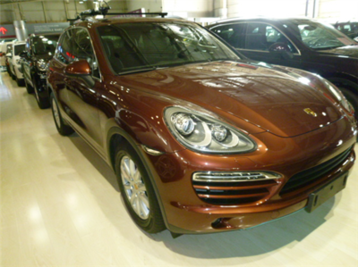 天津港12款保時捷現(xiàn)車熱銷，天津鴻興汽車貿易總代理顏色齊全